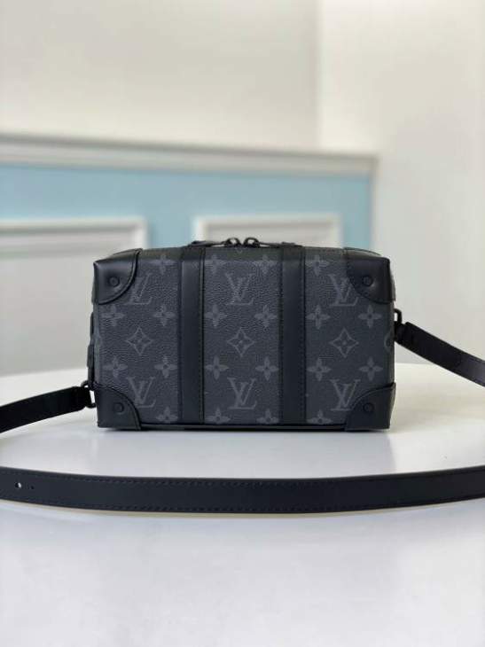 Picture of Louis Vuitton Mens Bags _SKUfw97506596fw